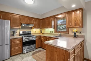 2824 Fernwood St, Roseville, MN 55113 - Photo 28