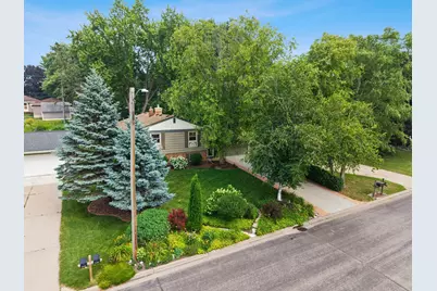 2824 Fernwood Street, Roseville, MN 55113 - Photo 2