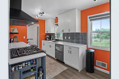 7040 Jersey Avenue N, Brooklyn Park, MN 55428 - Photo 4