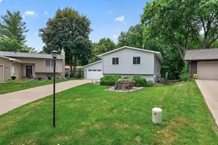 2210 Matterhorn Ln, Saint Paul, MN 55119 - Photo 32