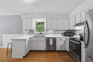 2210 Matterhorn Ln, Saint Paul, MN 55119 - Photo 10