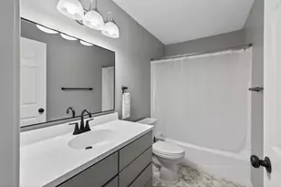 2210 Matterhorn Ln, Saint Paul, MN 55119 - Photo 12