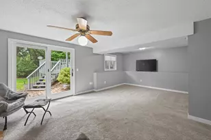 2210 Matterhorn Ln, Saint Paul, MN 55119 - Photo 16
