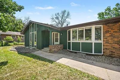206 Lincoln Avenue S, New Prague, MN 56071 - Photo 2