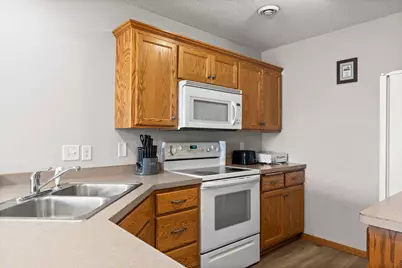 345 Roosevelt Street S #H, Cambridge, MN 55008 - Photo 8