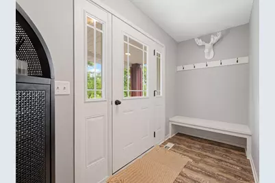 3062 Walden Drive, Chaska, MN 55318 - Photo 4