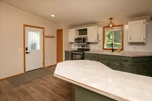 7300 30th St SE, Eyota, MN 55934 - Photo 4