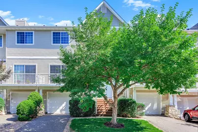 428 Willoughby Way W, Minnetonka, MN 55305 - Photo 2