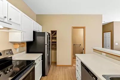 428 Willoughby Way W, Minnetonka, MN 55305 - Photo 12