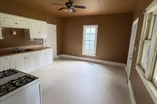 616 N Dewey St, Fairmont, MN 56031 - Photo 2