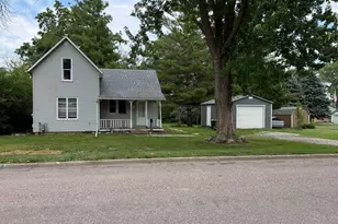 616 N Dewey St, Fairmont, MN 56031 - Photo 1
