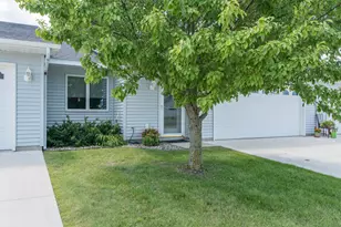 549 Oakwood Dr, Janesville, MN 56048 - Photo 2
