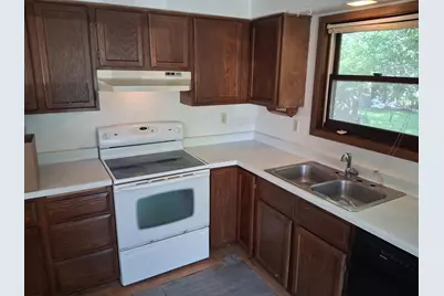 506 W Stanton Avenue, Fergus Falls, MN 56537 - Photo 2