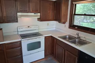 506 W Stanton Ave, Fergus Falls, MN 56537 - Photo 2