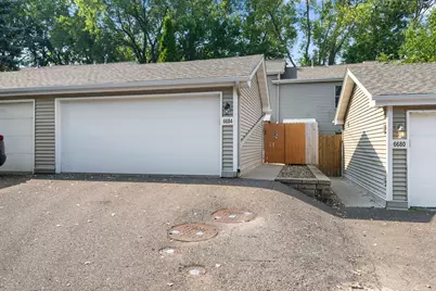 6684 Gretchen Lane N, Oakdale, MN 55128 - Photo 2