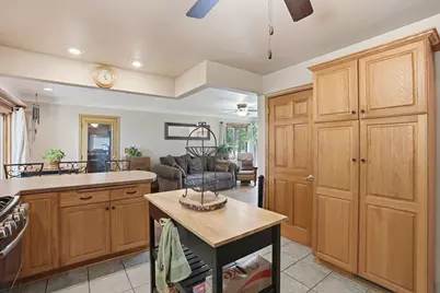 2686 Victoria Street N, Roseville, MN 55113 - Photo 12