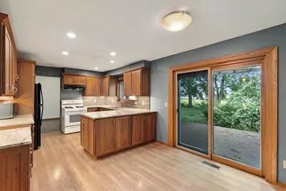 1819 Moore Street, Falcon Heights, MN 55113 - Photo 10