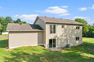 616 Horseshoe Ln, Braham, MN 55006 - Photo 4