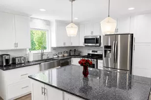 3856 Cinnabar Dr, Eagan, MN 55122 - Photo 2