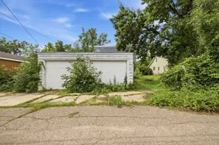 2208 4th Ave W, Hibbing, MN 55746 - Photo 28