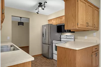 4361 Buckingham Court #1207, Vadnais Heights, MN 55127 - Photo 12