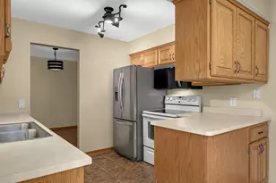 4361 Buckingham Ct, Vadnais Heights, MN 55127 - Photo 12