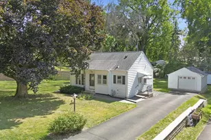 590 Valley Ln, Mendota Heights, MN 55118 - Photo 4