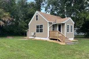 106 1st Ave SW, Eagle Bend, MN 56446 - Photo 1