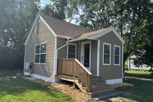 106 1st Ave SW, Eagle Bend, MN 56446 - Photo 2