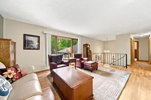 8033 Dakota Ln, Chanhassen, MN 55317 - Photo 2