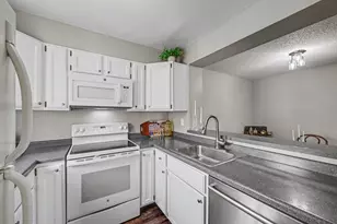 2079 Parkside Dr, Saint Paul, MN 55119 - Photo 8