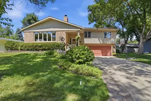920 Meadow Ln, Willmar, MN 56201 - Photo 2