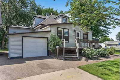 220 N Chestnut Street, Belle Plaine, MN 56011 - Photo 2