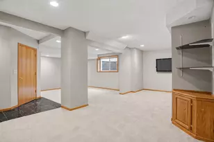 8901 Dunbar Knoll N, Brooklyn Park, MN 55443 - Photo 54