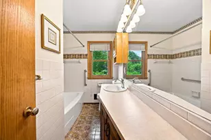 2464 Holloway Ave E, North Saint Paul, MN 55109 - Photo 14