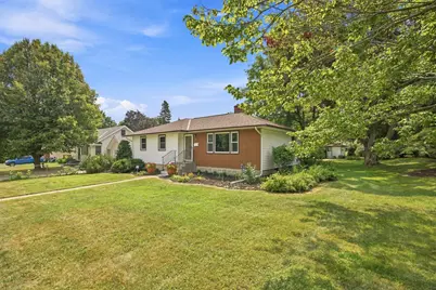 2464 Holloway Avenue E, North Saint Paul, MN 55109 - Photo 2