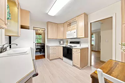 2464 Holloway Avenue E, North Saint Paul, MN 55109 - Photo 12