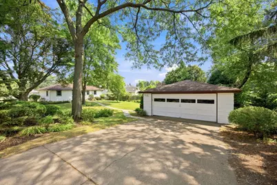 2464 Holloway Avenue E, North Saint Paul, MN 55109 - Photo 30