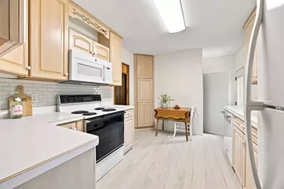 2464 Holloway Avenue E, North Saint Paul, MN 55109 - Photo 10