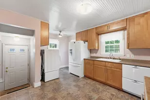 1002 Cedar St, Alexandria, MN 56308 - Photo 16