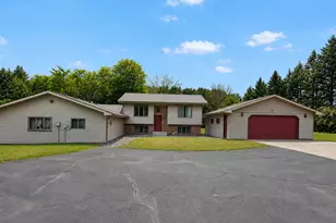566 Plourde Dr, Somerset, WI 54025 - Photo 4