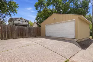 2526 Stinson Pkwy, Minneapolis, MN 55418 - Photo 38