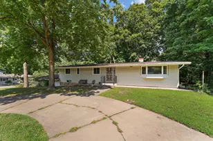 4125 Thrushwood Ln, Minnetonka, MN 55345 - Photo 2