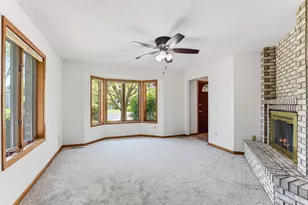 2133 Trumble Ct, Chaska, MN 55318 - Photo 4