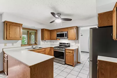 2133 Trumble Court, Chaska, MN 55318 - Photo 8