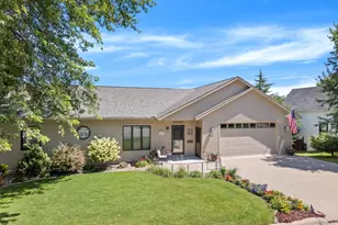 329 2nd St E, Wabasha, MN 55981 - Photo 1