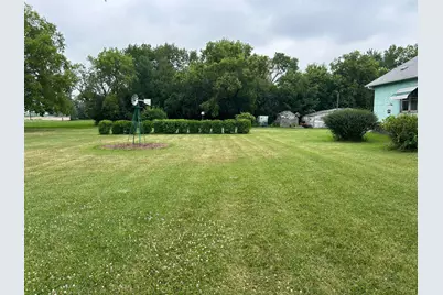601 11th Street E, Thief River Falls, MN 56701 - Photo 10