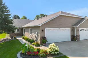 7632 Newbury Rd, Woodbury, MN 55125 - Photo 1