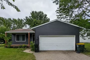 3105 3rd Ave NW, Willmar, MN 56201 - Photo 1