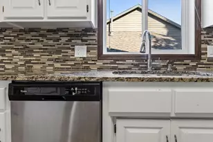 1434 Eastlake Dr, Chaska, MN 55318 - Photo 8